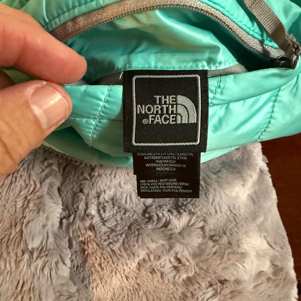 The North Face Aqua Quilted Jacket - Picture 5 of 7